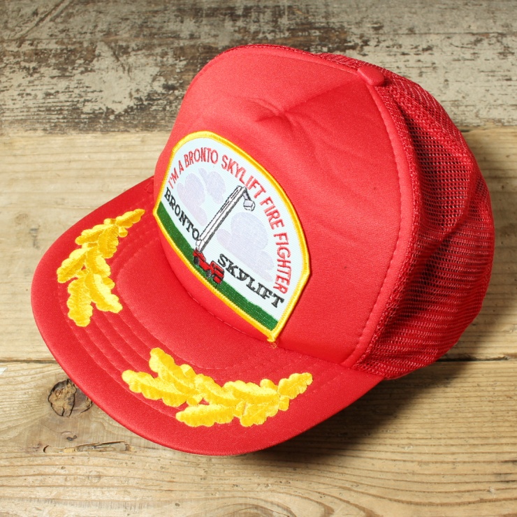 EURO BRONTO SKYLIFT ワッペン メッシュ キャップ 帽子 レッド 赤 フリーサイズ ヨーロッパ古着