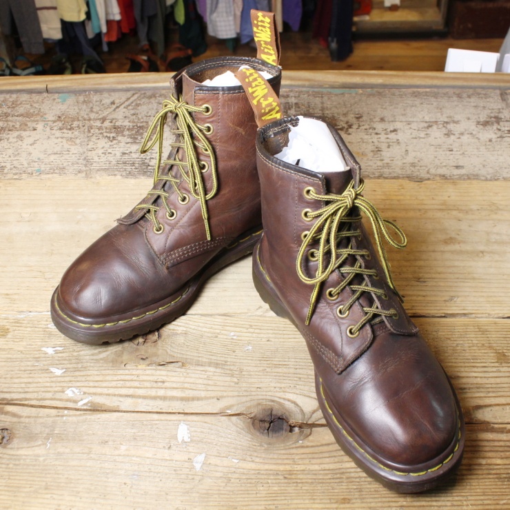 ENGLAND製 Dr.Martens ドクターマーチン 8ホール レザー ブーツ 25cm相当 ブラウン プリントタグ 本革 ワーク 古着 051122ss144