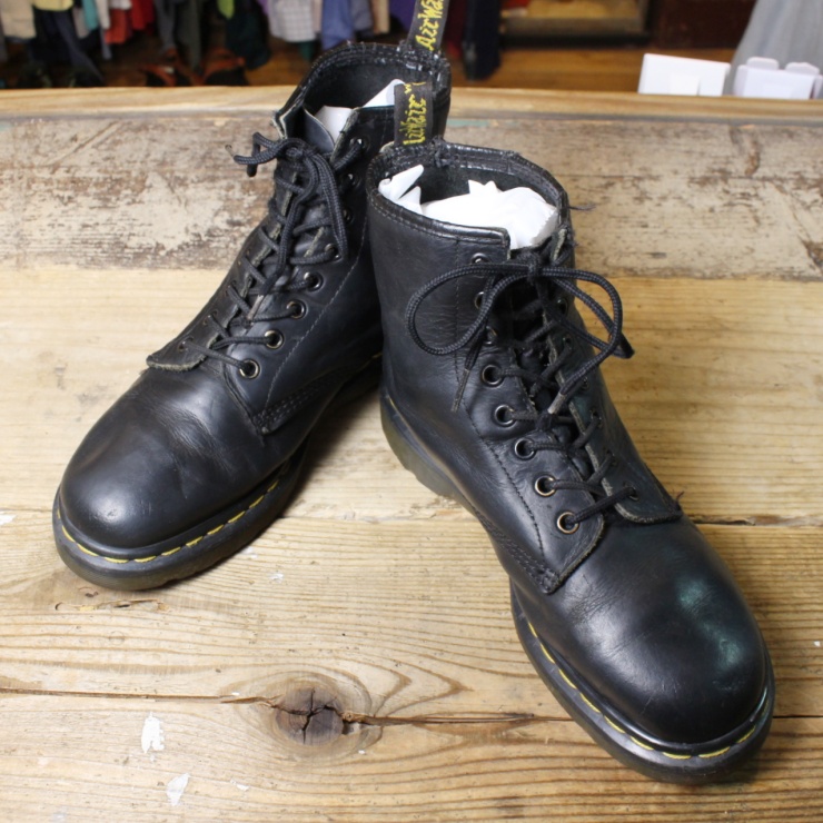 ENGLAND製 Dr.Martens ドクターマーチン 8ホール レザー ブーツ 25cm相当 ブラック 本革 ワーク 古着 051122ss146