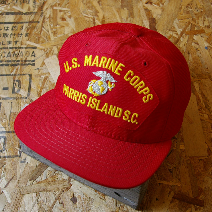 【New Eraニューエラ】USA製80s古着U.S.MARINE CORPS PARRIS ISLAND S.C.ワッペンレッドキャップ|cap-58|フリーサイズ