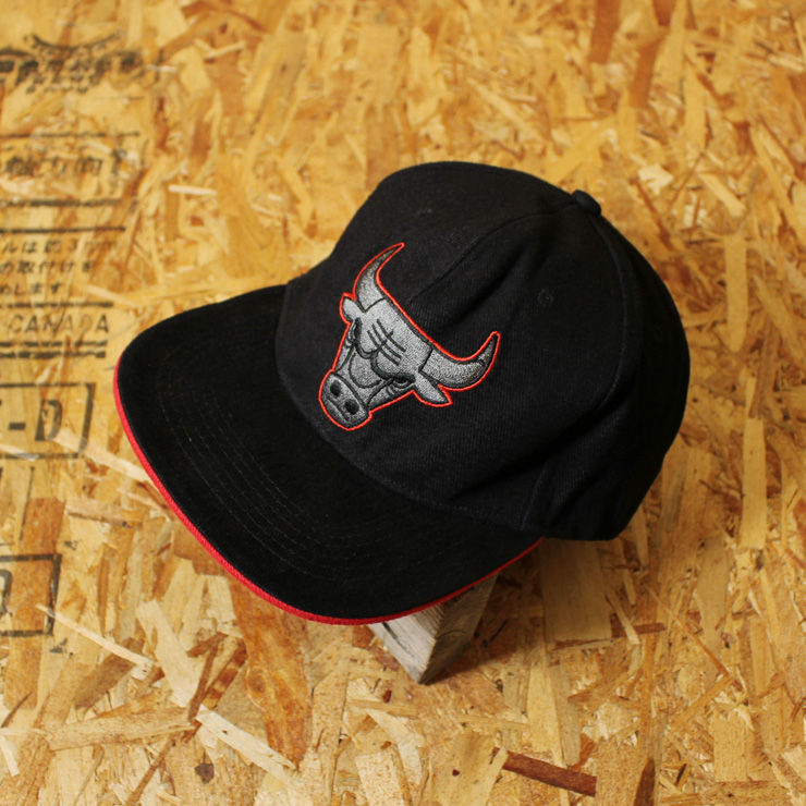 古着 ブラック NBA シカゴ ブルズ Chicago Bulls チーム キャップ 帽子 cap-90