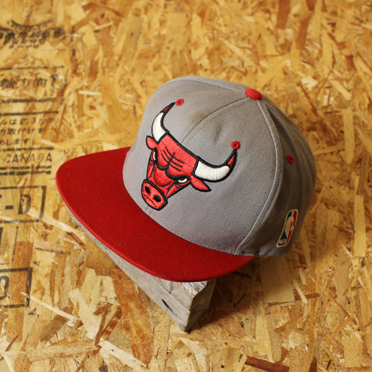 Mitchell&Ness・ミッチェルアンドネス/古着/グレー×レッド/Snapbackスナップバック/NBAシカゴ・ブルズ・Chicago Bullsキャップ