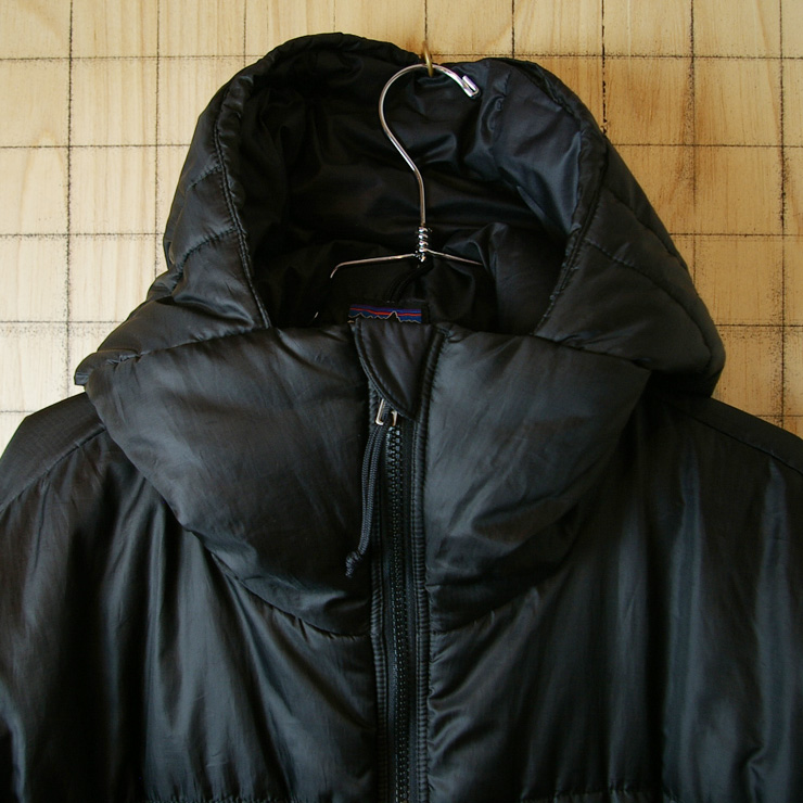 【patagonia】古着2002年製DAS Parka(ダスパーカ)ブラック(黒)アウトドア中綿ジャケット|ビレイパーカ|メンズLサイズ