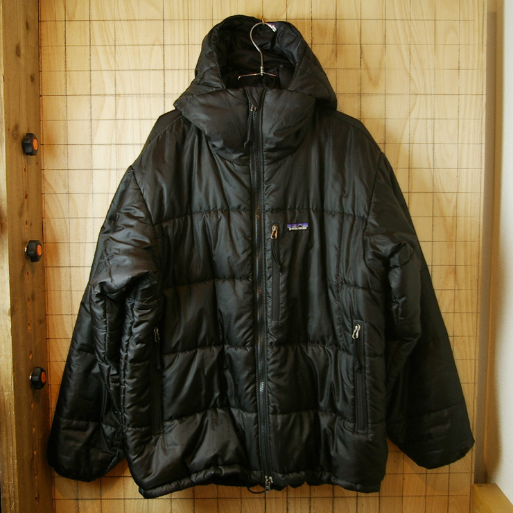 【patagonia】古着2002年製DAS Parka(ダスパーカ)ブラック(黒)アウトドア中綿ジャケット|ビレイパーカ|メンズLサイズ