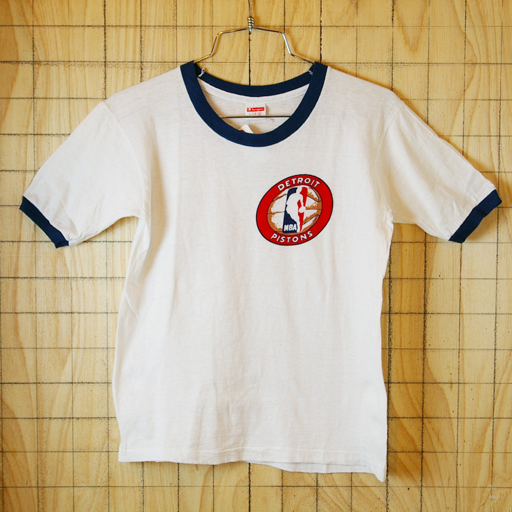 【Champion】赤バータグUSA製古着70sビンテージNBA-DETROIT-PISTONSプリントリンガーキッズTシャツ【チャンピオン】