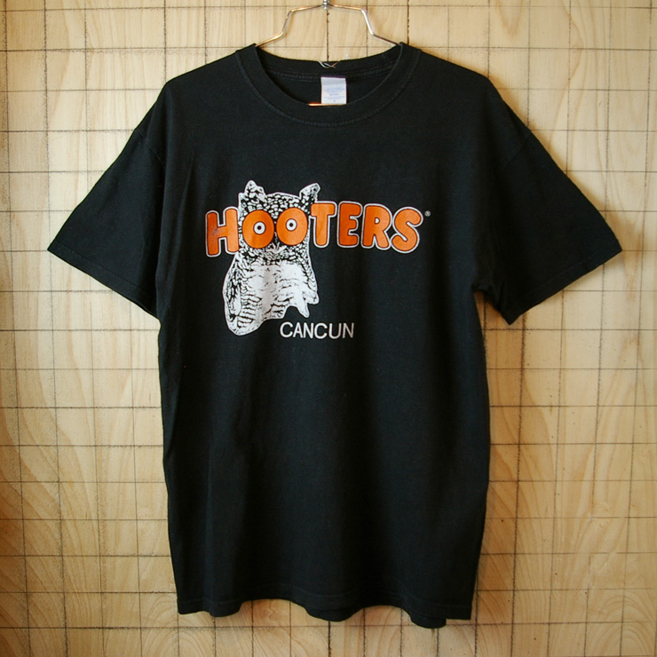 【M&O】古着ブラック(黒)HOOTERS(フーターズ)ふくろう両面プリント半袖Tシャツ|サイズメンズM