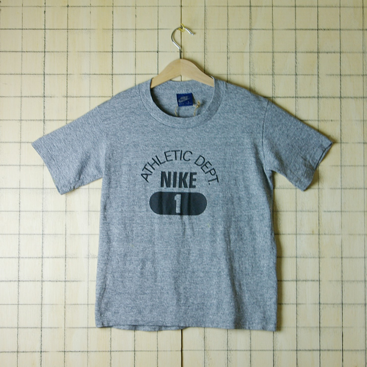 古着USA(アメリカ)製灰色(グレー)ATHLETIC DEPT.NIKE 1【NIKE】BOY'SキッズTシャツ